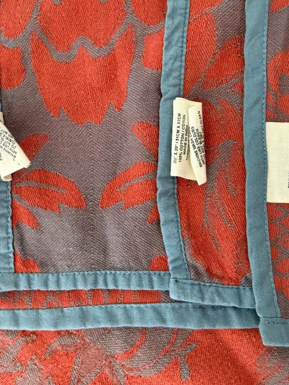 Anthropologie Magnolia Jacquard Tablecloth and Dahlia Napkin Set (8)